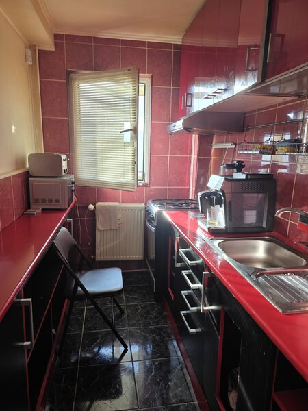 Piata Muncii, 10 minute metrou, pe Campia Libertatii intersectie Petrascu,