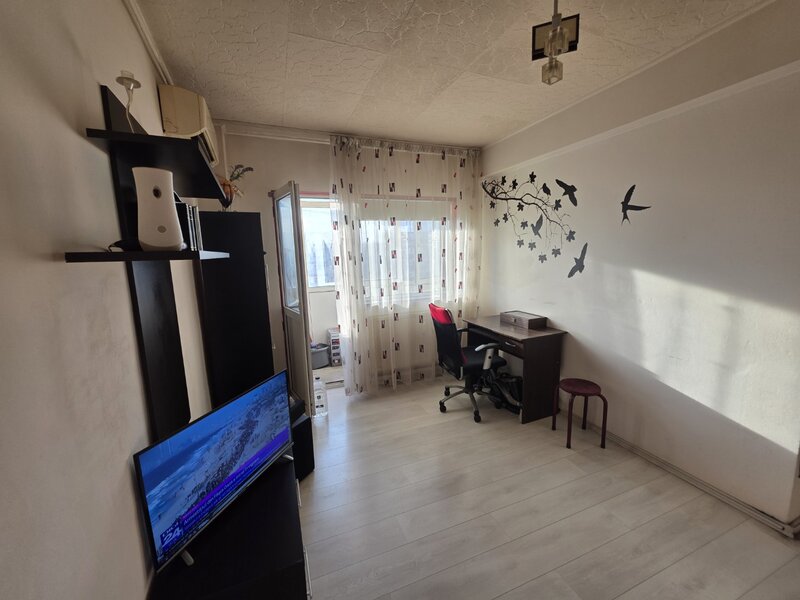 Piata Muncii, 10 minute metrou, pe Campia Libertatii intersectie Petrascu,