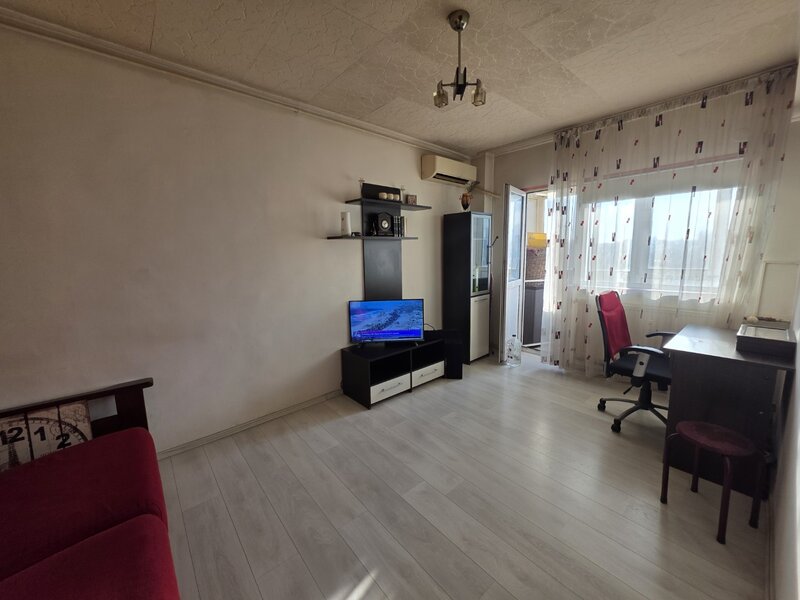 Piata Muncii, 10 minute metrou, pe Campia Libertatii intersectie Petrascu,