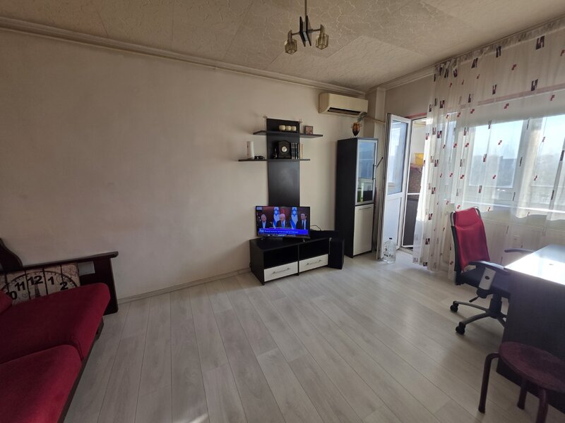 Piata Muncii, 10 minute metrou, pe Campia Libertatii intersectie Petrascu,