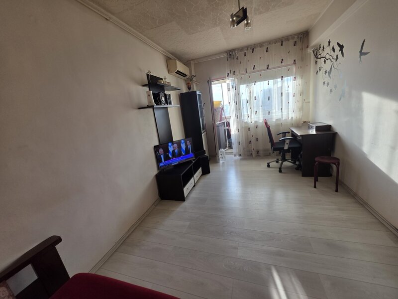 Piata Muncii, 10 minute metrou, pe Campia Libertatii intersectie Petrascu,